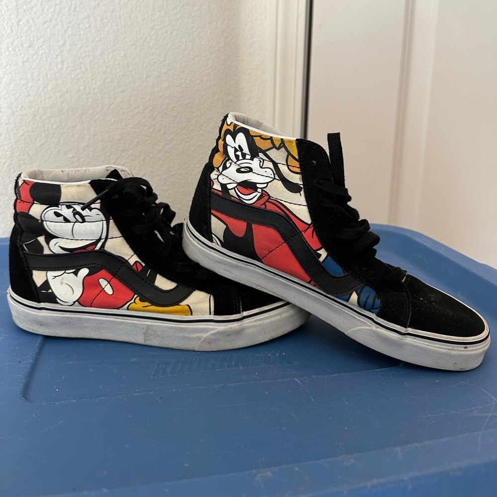 Mickey and friends high top vans size 8